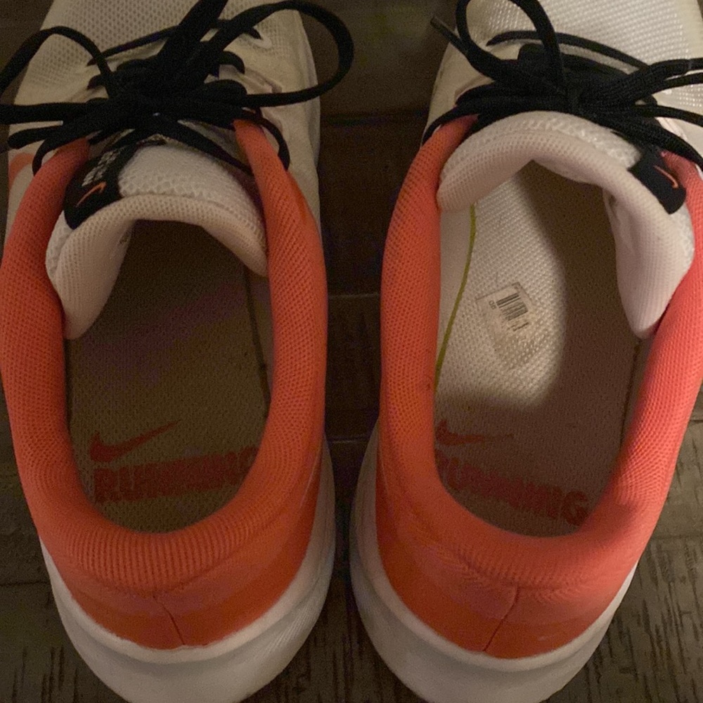 Nike Quest Sneaker View 4